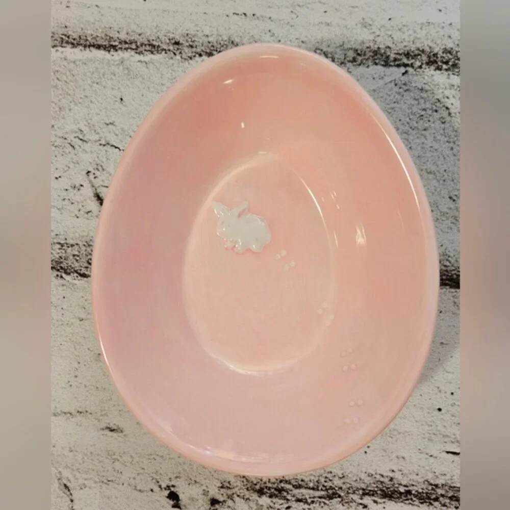 2005 Set of 4 William-Sonoma Easter Egg Shaped Bowls